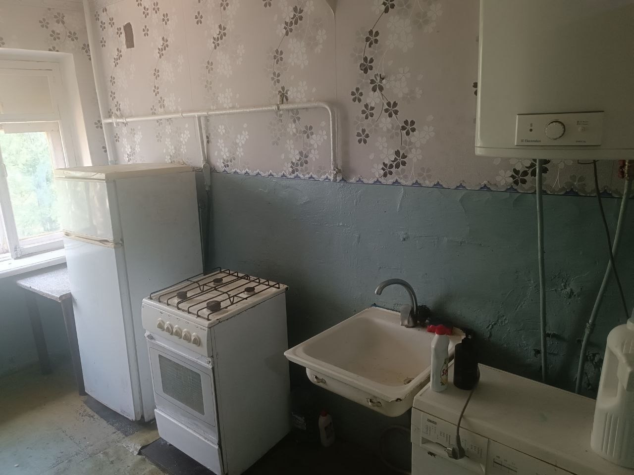 Продам комнату в коммунальной квартире 12,6м2 на кв гаевого от собственника тел 79592032654 документы готовы цена 800000, один сосед без вредных привычек.