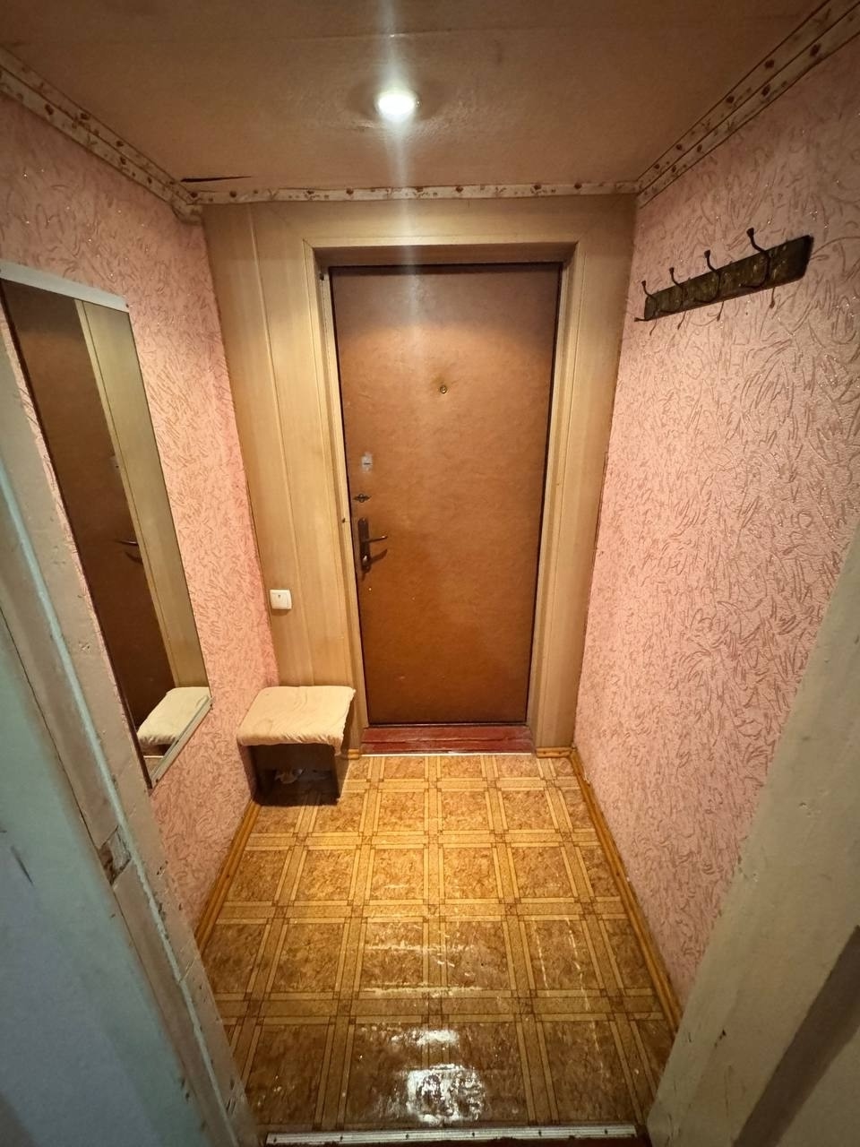 Продам 2-ух комнатную квартиру по улице Франко. 1/2,автономное отопление , пластиковые окна, жилое состояние. Без мебели и техники. Цена 1500000 руб. +79591245605