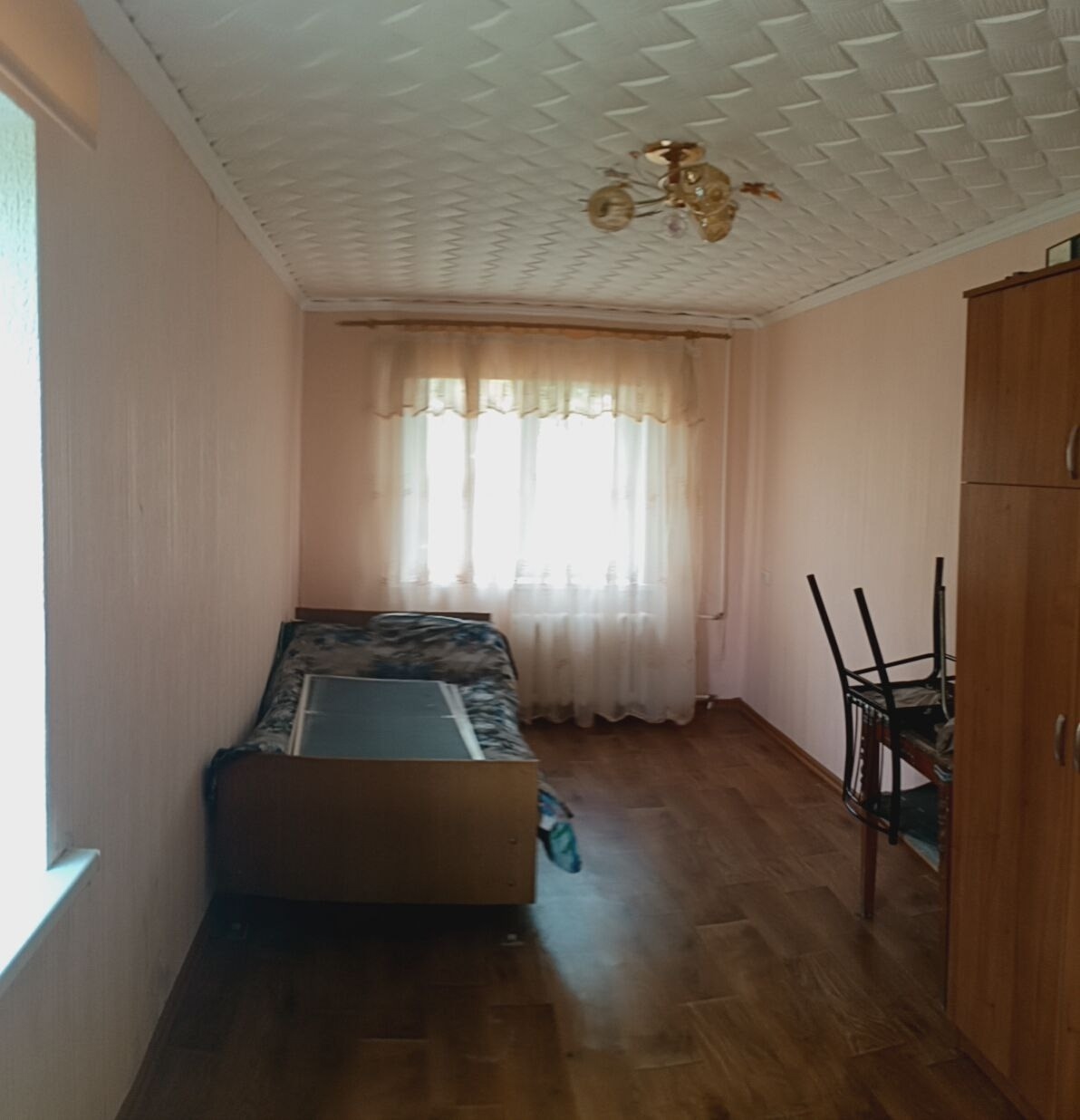 ‼ПРОДАЕТСЯ 2-Х КОМНАТНАЯ КВАРТИРА‼ 📍г. Стаханов, пр-т. Ленина, 63 🏢Этаж: 1/5 💼 к сделке. Прописанных нет. Долгов нет. 🖊ДЕТАЛИ: ✅Квартира в приличном состоянии. В тихом р-не города. ✅В пешей доступности магазины, аптеки, кафе, остановка общественного транспорта ✅Комнаты проходные ✅Ремонт косметический ✅Отоплен...